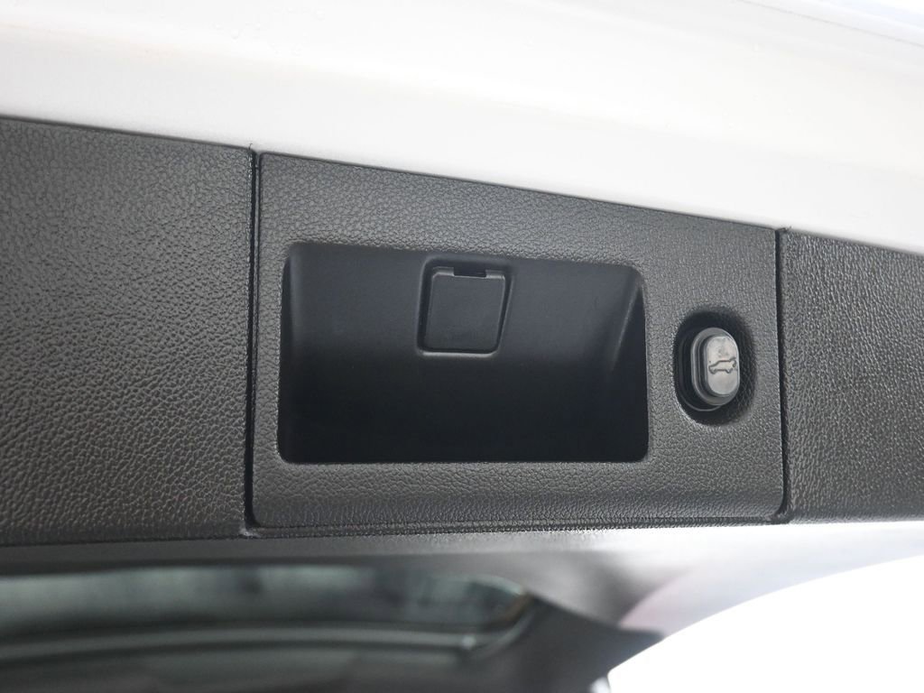 Used 2018 Cadillac Escalade Luxury image 58