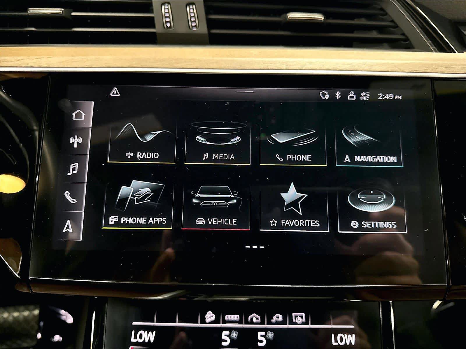 Used 2024 Audi Q8 e-tron Premium Plus AWD/4WD image 10