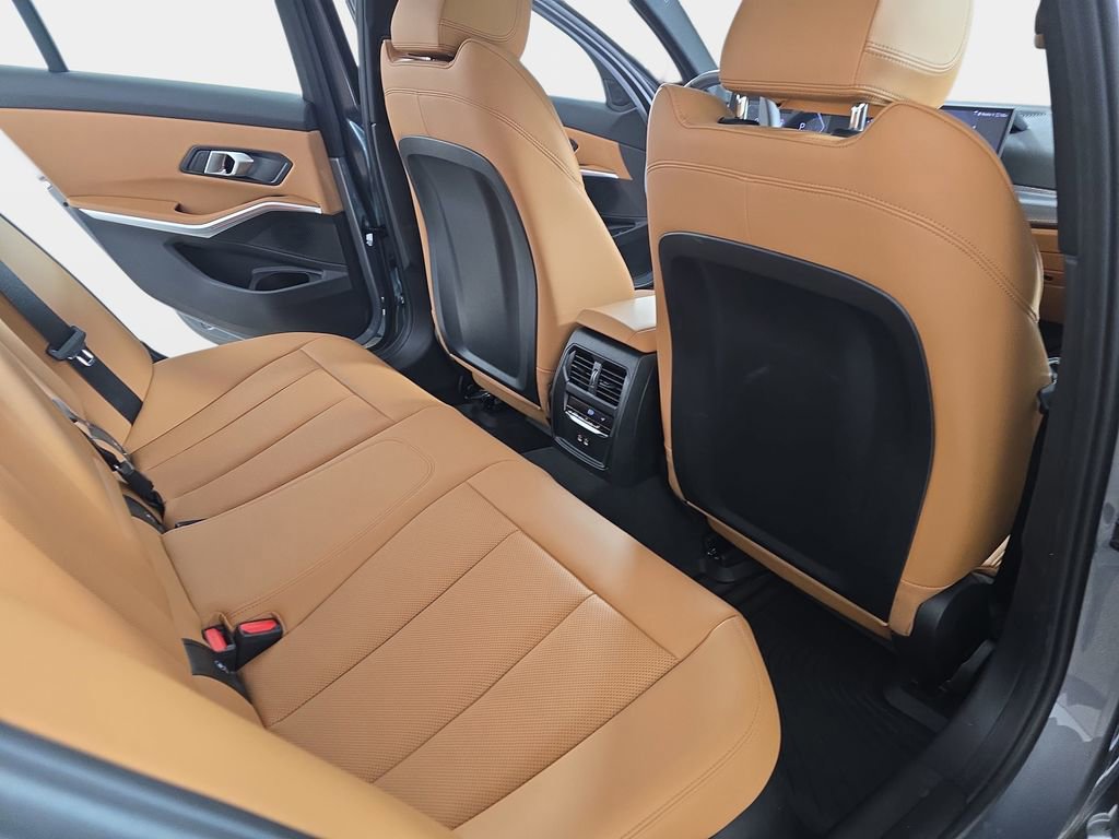 Used 2025 BMW 330i xDrive Sedan w/ Convenience Package image 12
