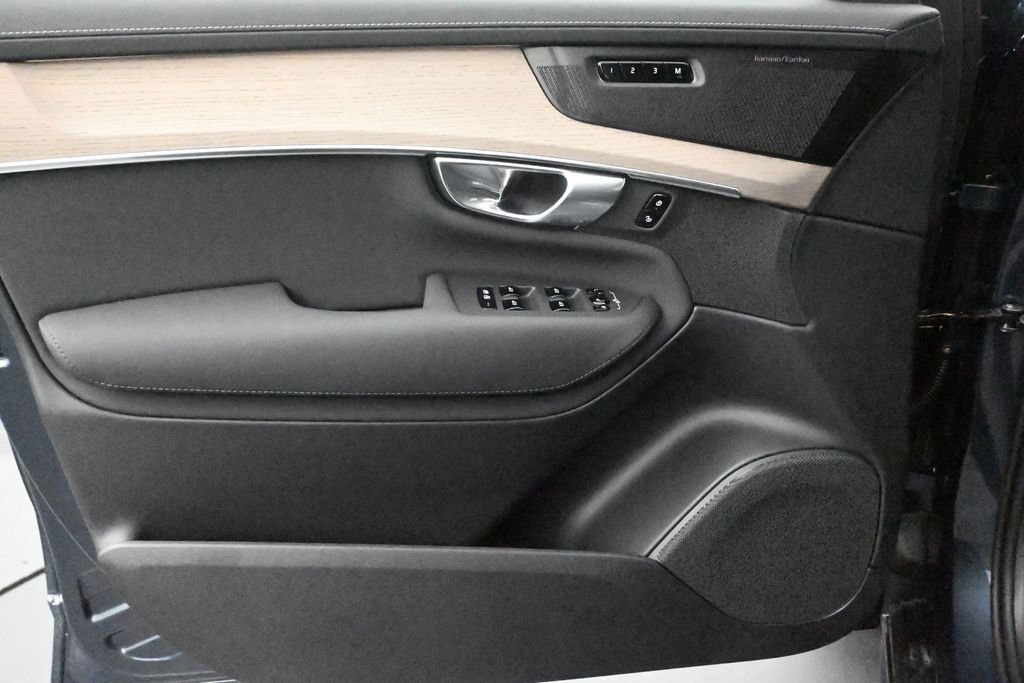 New 2026 Volvo XC90 T8 Plus AWD/4WD image 10