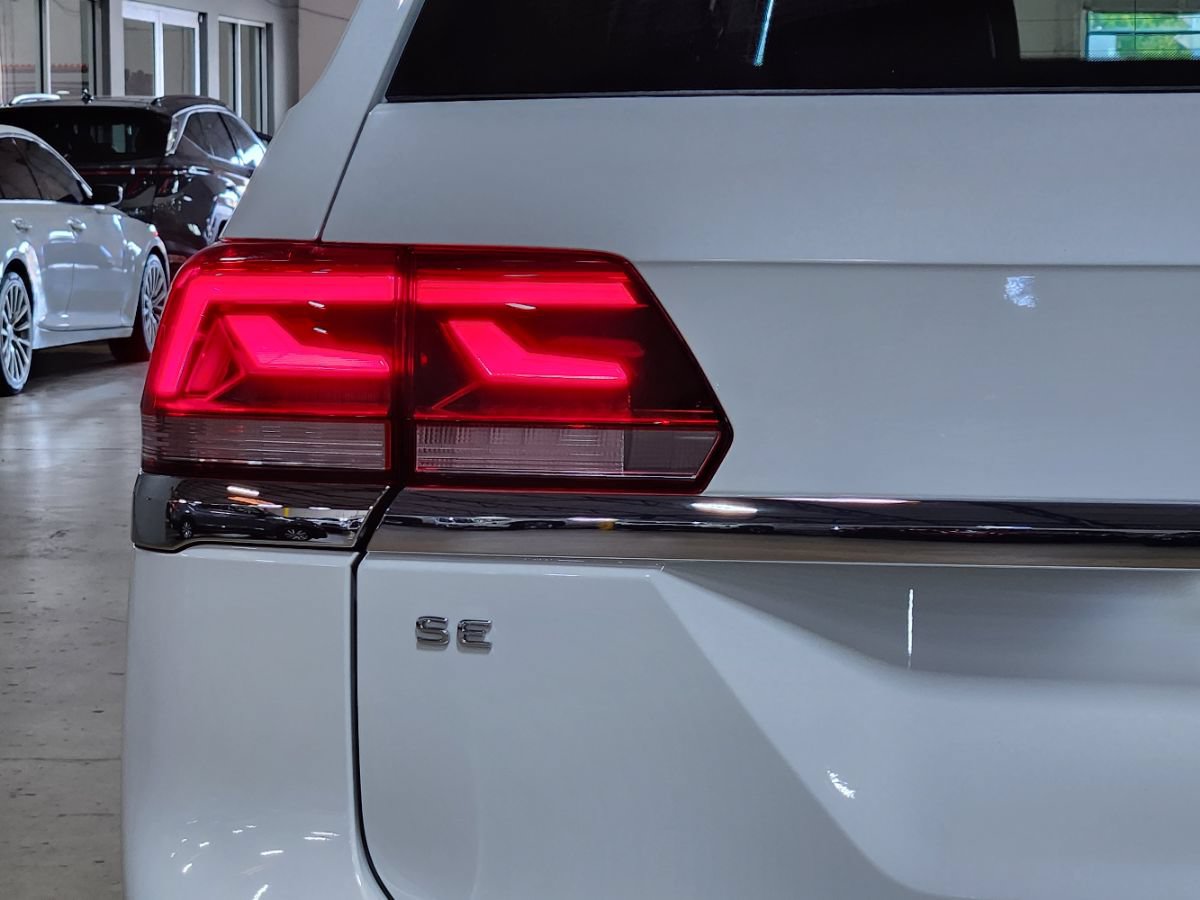Used 2021 Volkswagen Atlas SE w/ Panoramic Sunroof Package FWD image 20