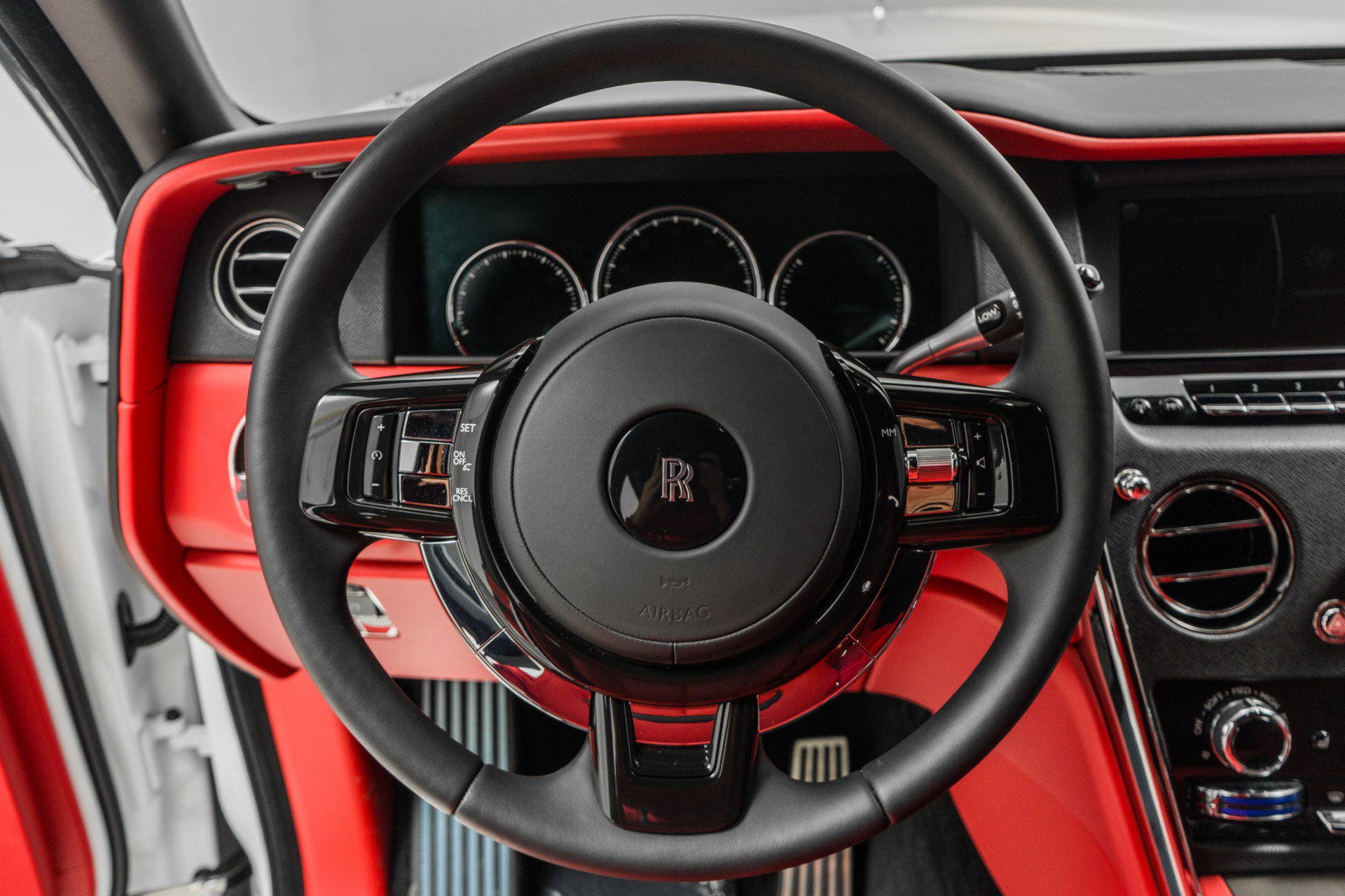 Used 2024 Rolls-Royce Cullinan image 15