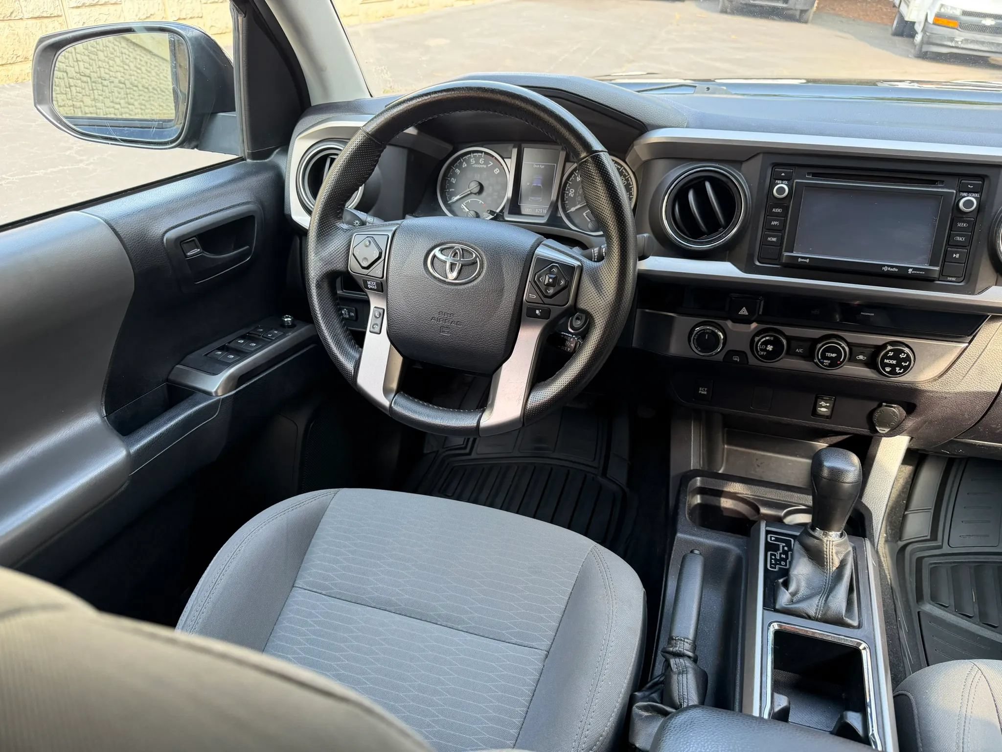 Used 2017 Toyota Tacoma SR5 w/ Tow Package AWD/4WD image 14