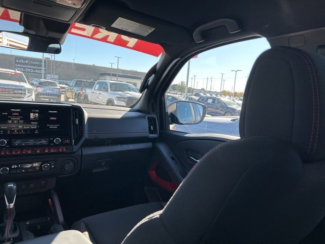 Used 2025 Nissan Frontier PRO-4X w/ Black Accent Package image 39