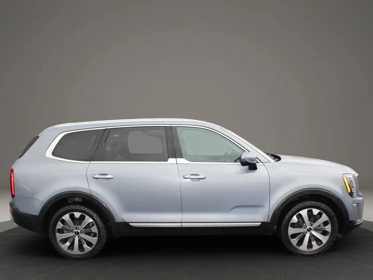 Used 2022 Kia Telluride S image 6