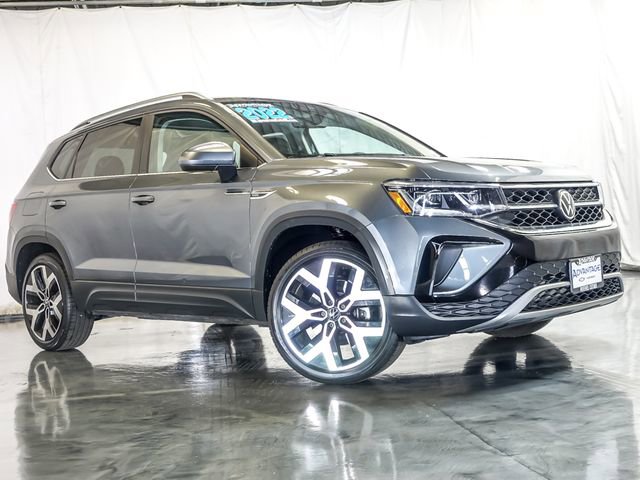 Used 2022 Volkswagen Taos SEL AWD/4WD image 2