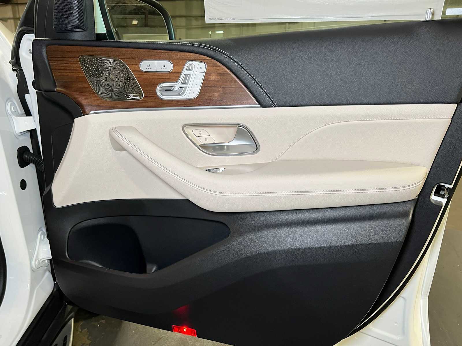 New 2025 Mercedes-Benz GLS 580 4MATIC image 10