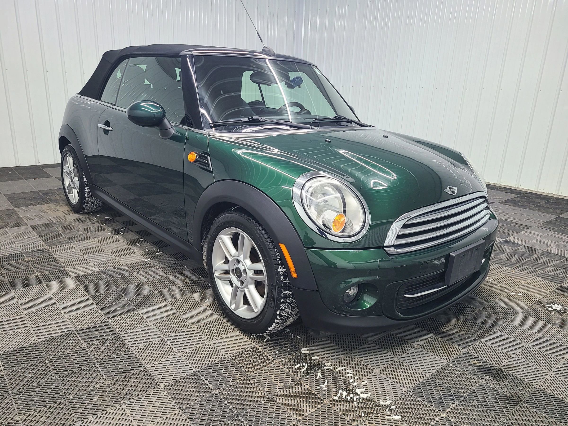 Used 2011 MINI Cooper Convertible image 4