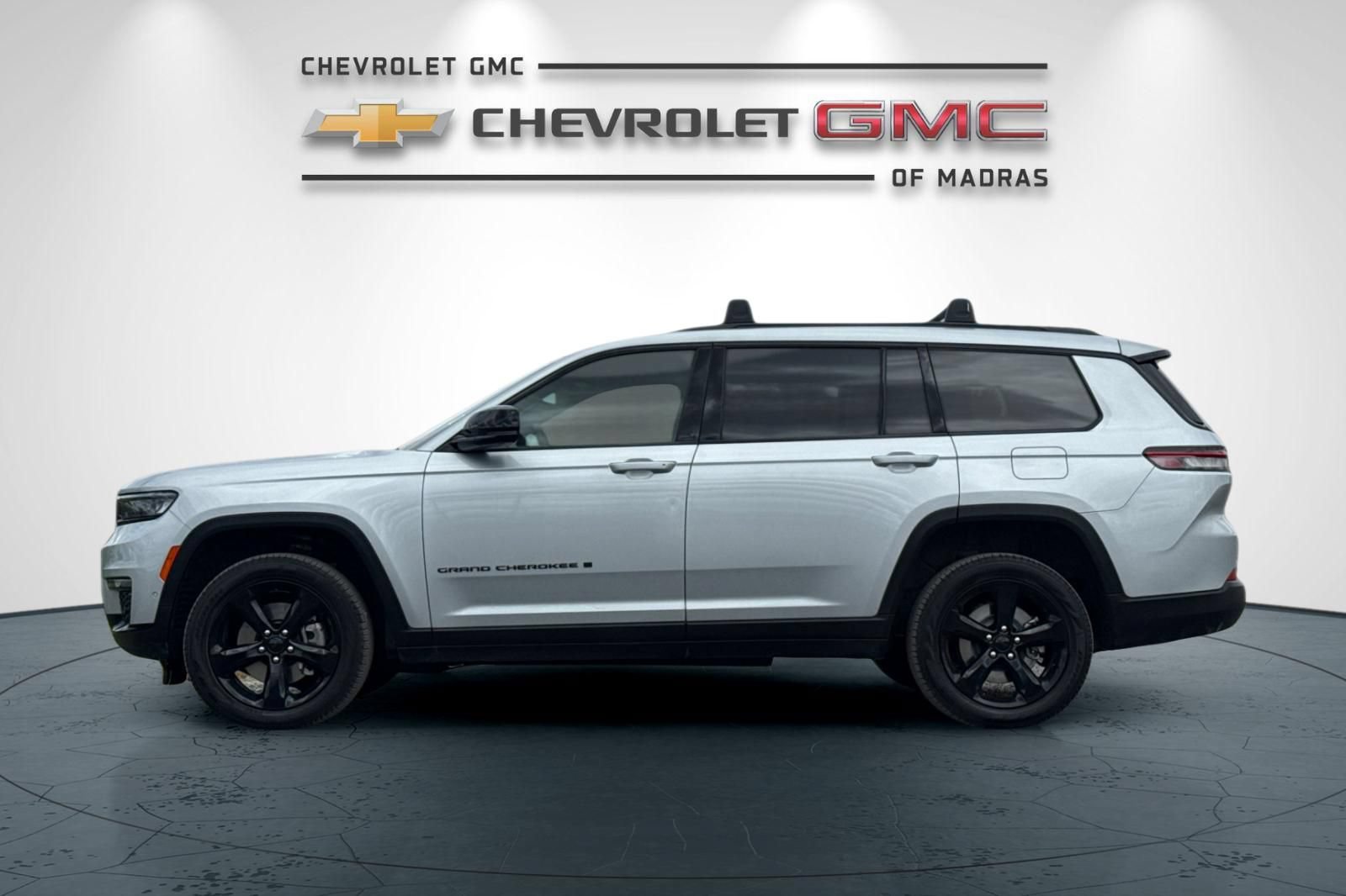 Used 2025 Jeep Grand Cherokee L Limited w/ Luxury Tech Group II AWD/4WD image 6