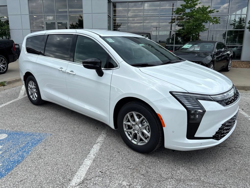 New 2027 Chrysler Pacifica Select FWD image 35