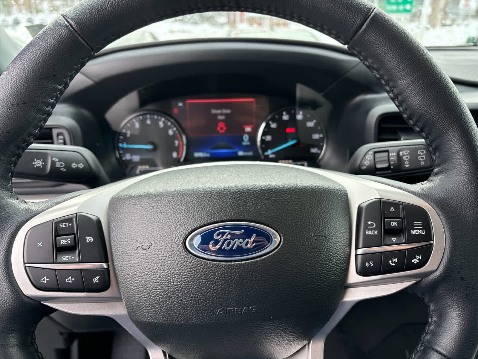 Used 2023 Ford Explorer XLT image 13