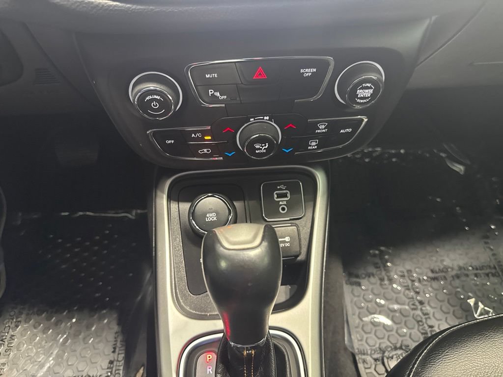 Used 2018 Jeep Compass Latitude w/ Popular Equipment Group AWD/4WD image 17