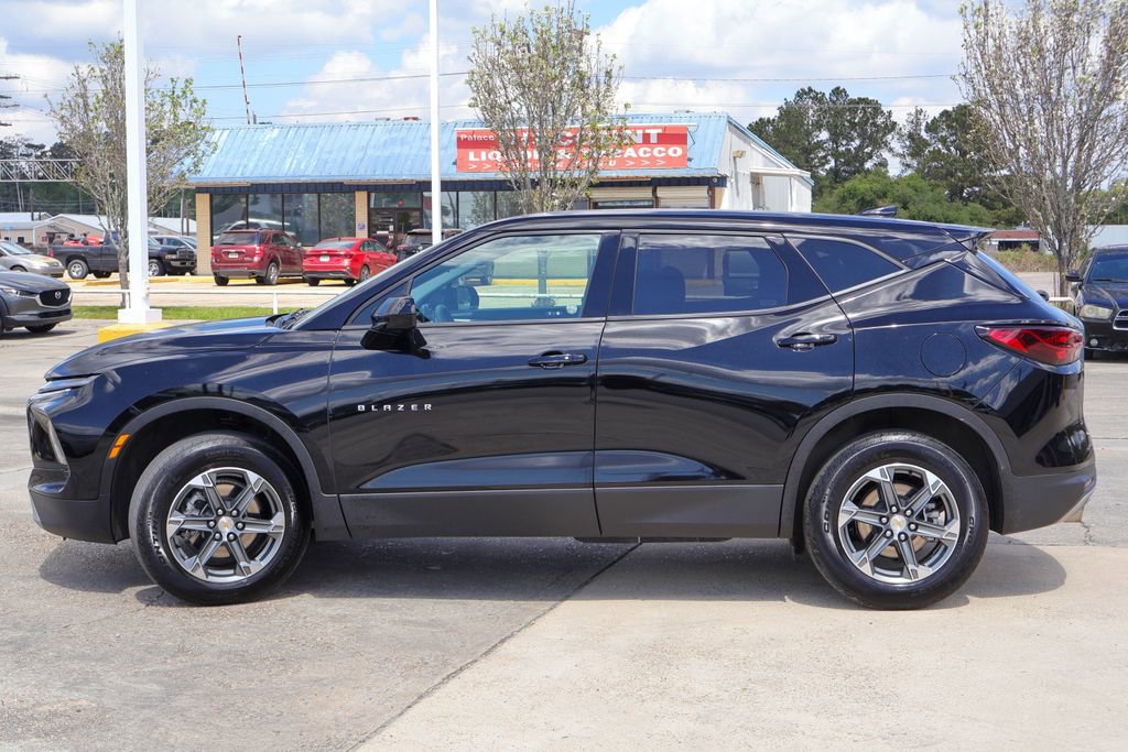 Used 2025 Chevrolet Blazer LT FWD image 25