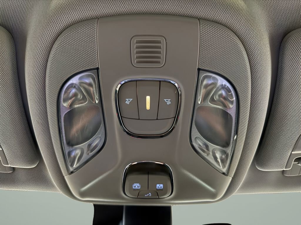 Used 2022 Jeep Compass Latitude w/ Sun and Sound Group image 26