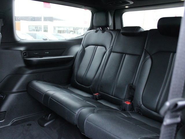 Used 2022 Jeep Wagoneer Series III w/ Flexible Seating Group image 15