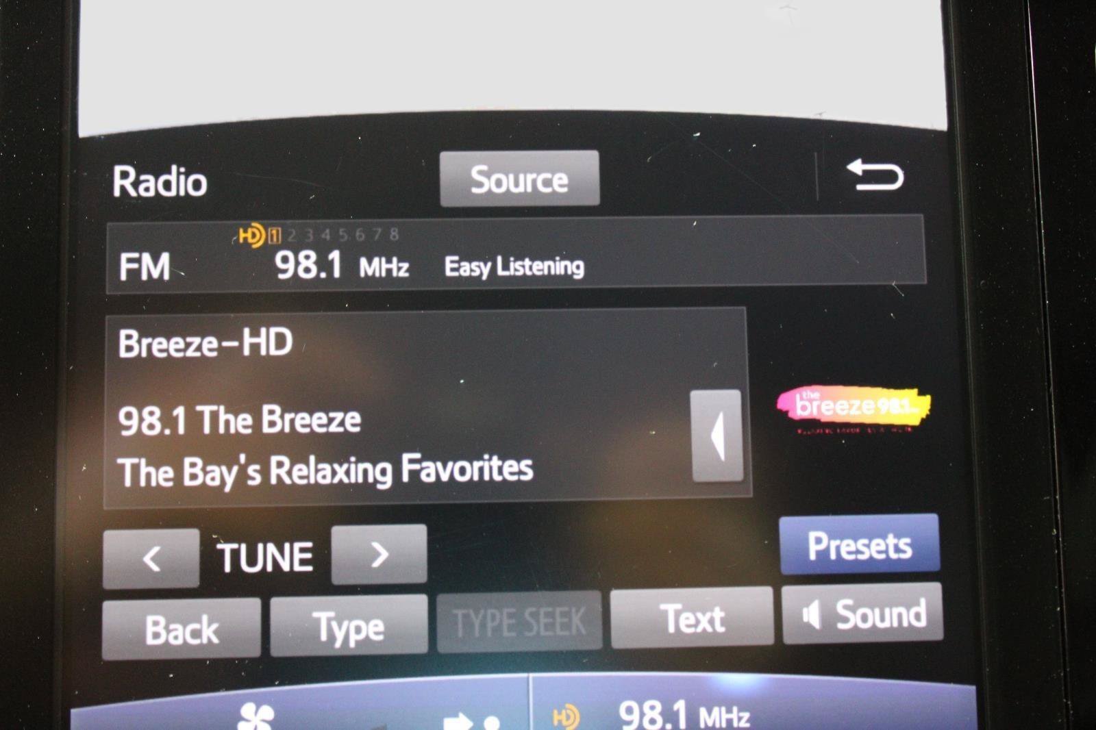 Used 2021 Toyota Prius Prime XLE FWD image 23