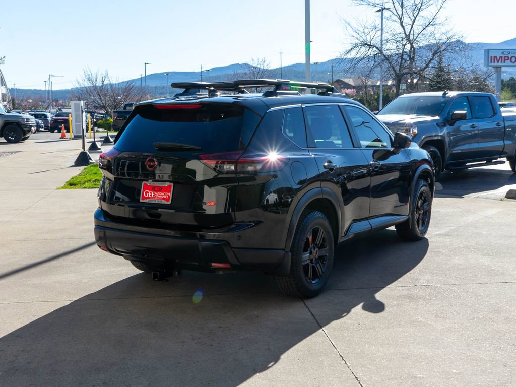 Used 2025 Nissan Rogue SV w/ Rock Creek Premium Package image 7