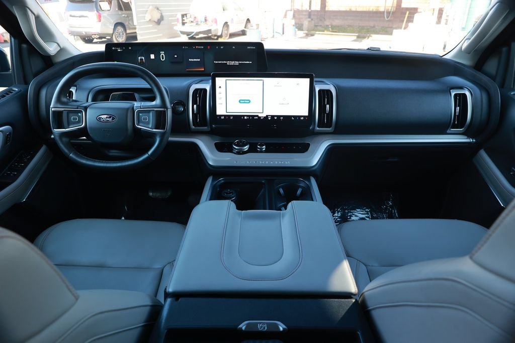 Used 2025 Ford Expedition Max Active AWD/4WD image 26