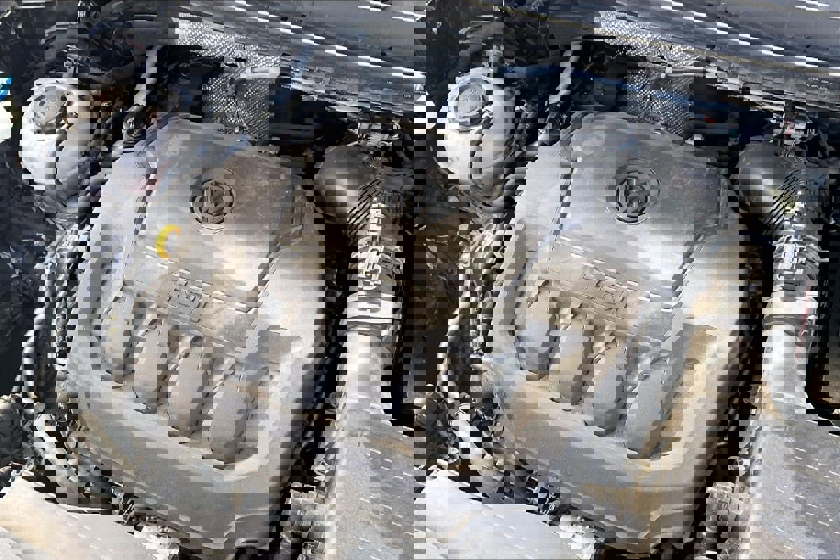 Used 2018 Volkswagen Tiguan SE w/ Panoramic Sunroof Package FWD image 34