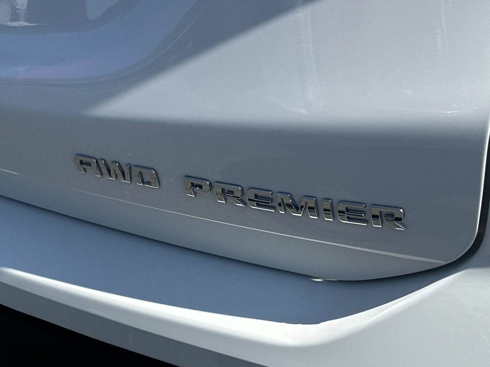 Used 2023 Chevrolet Equinox Premier image 29