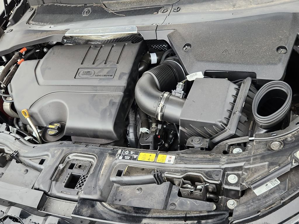 Used 2025 Land Rover Discovery Sport S image 9