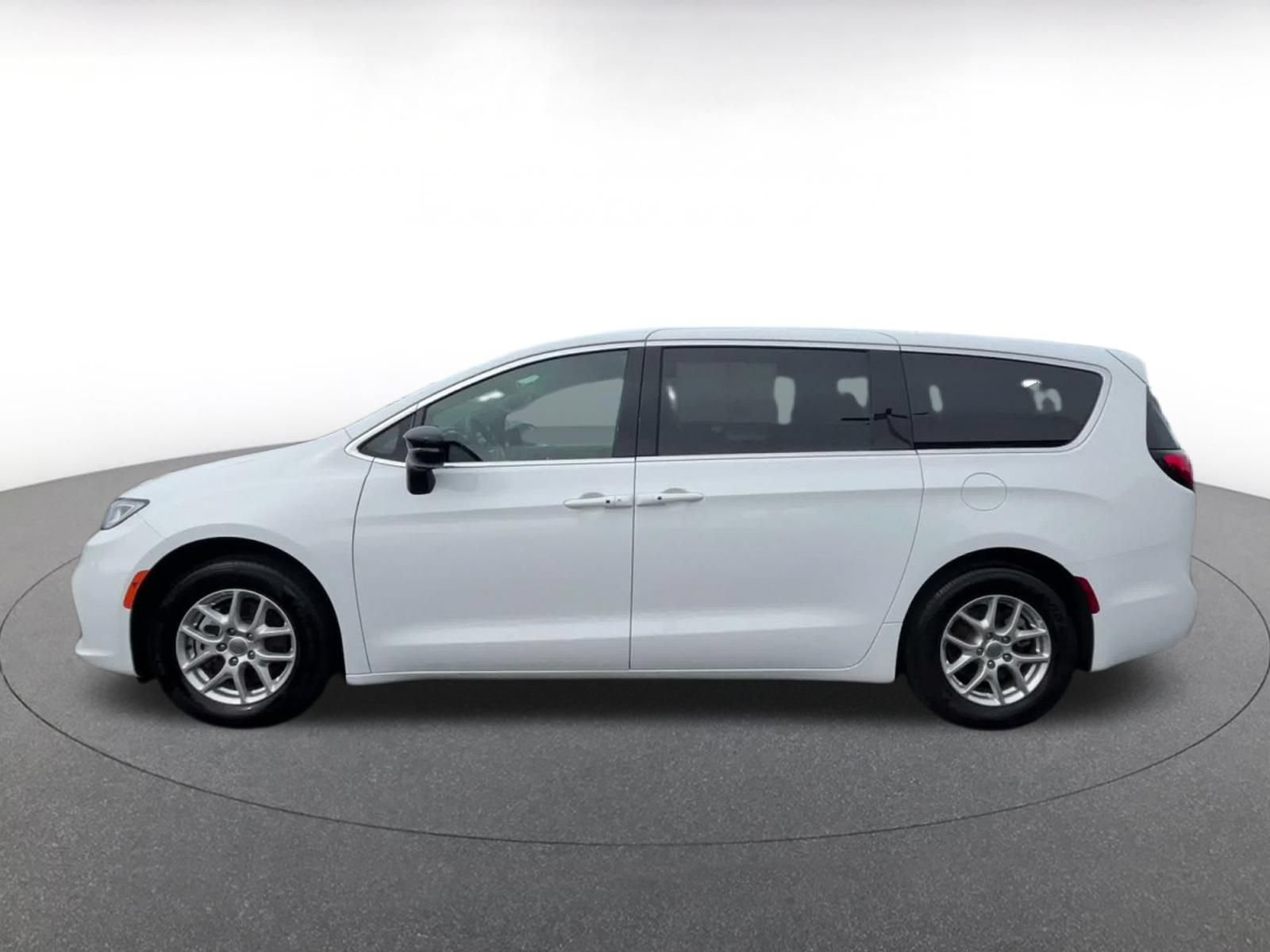 Used 2025 Chrysler Pacifica Select FWD image 8