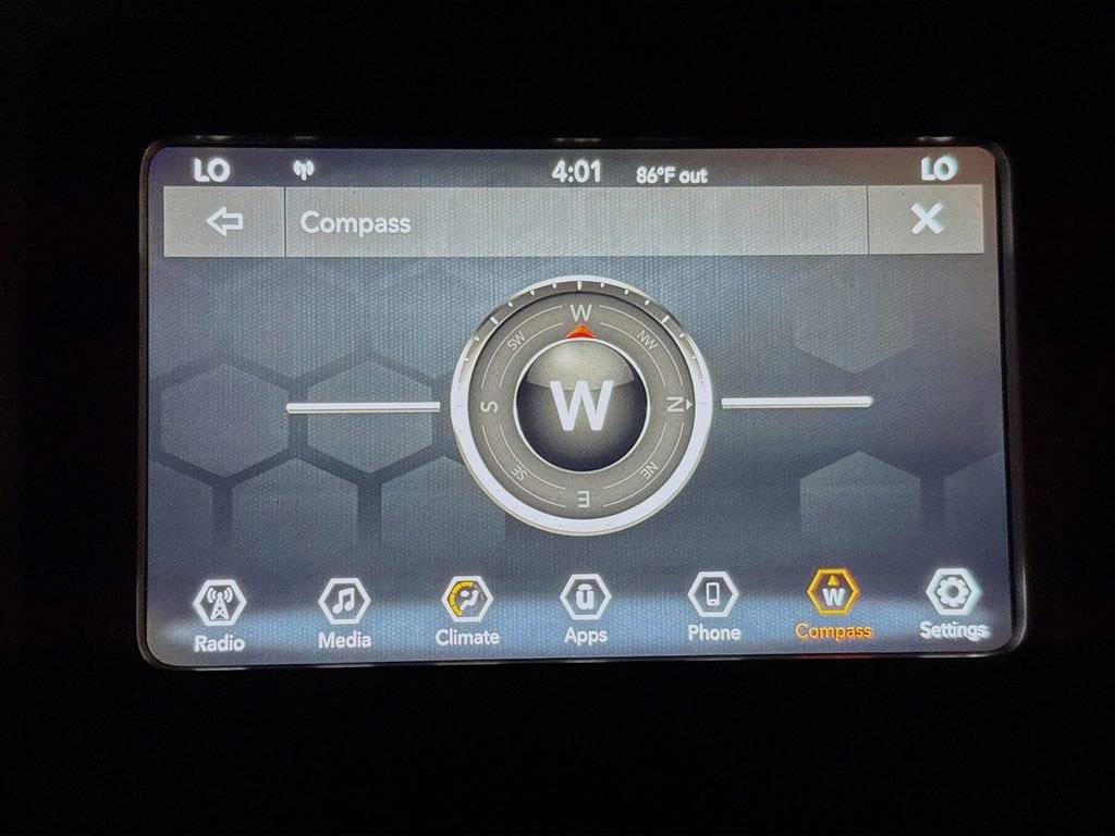 Used 2019 Jeep Cherokee Latitude Plus w/ Comfort/Convenience Group image 13