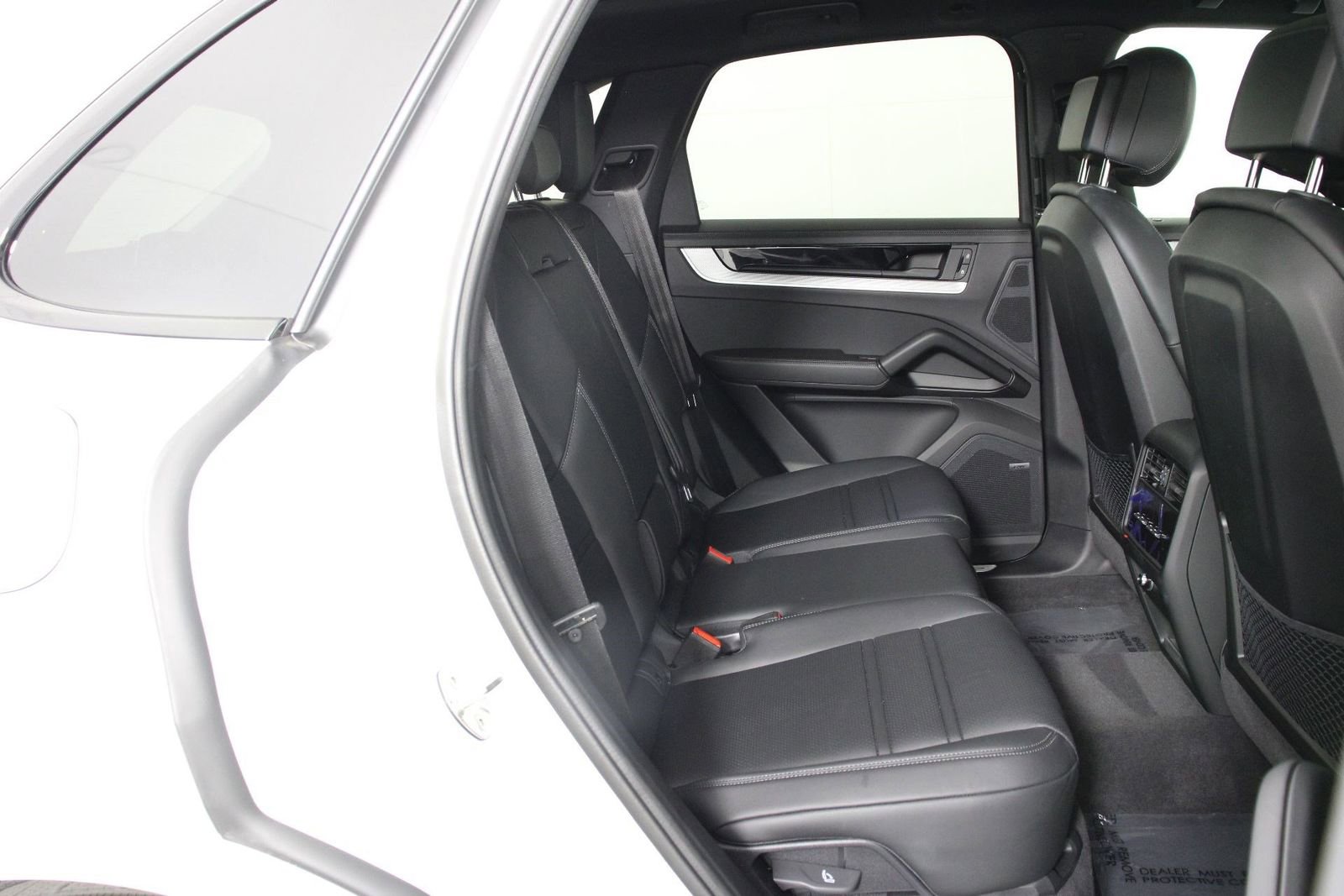 Certified 2025 Porsche Cayenne S image 32