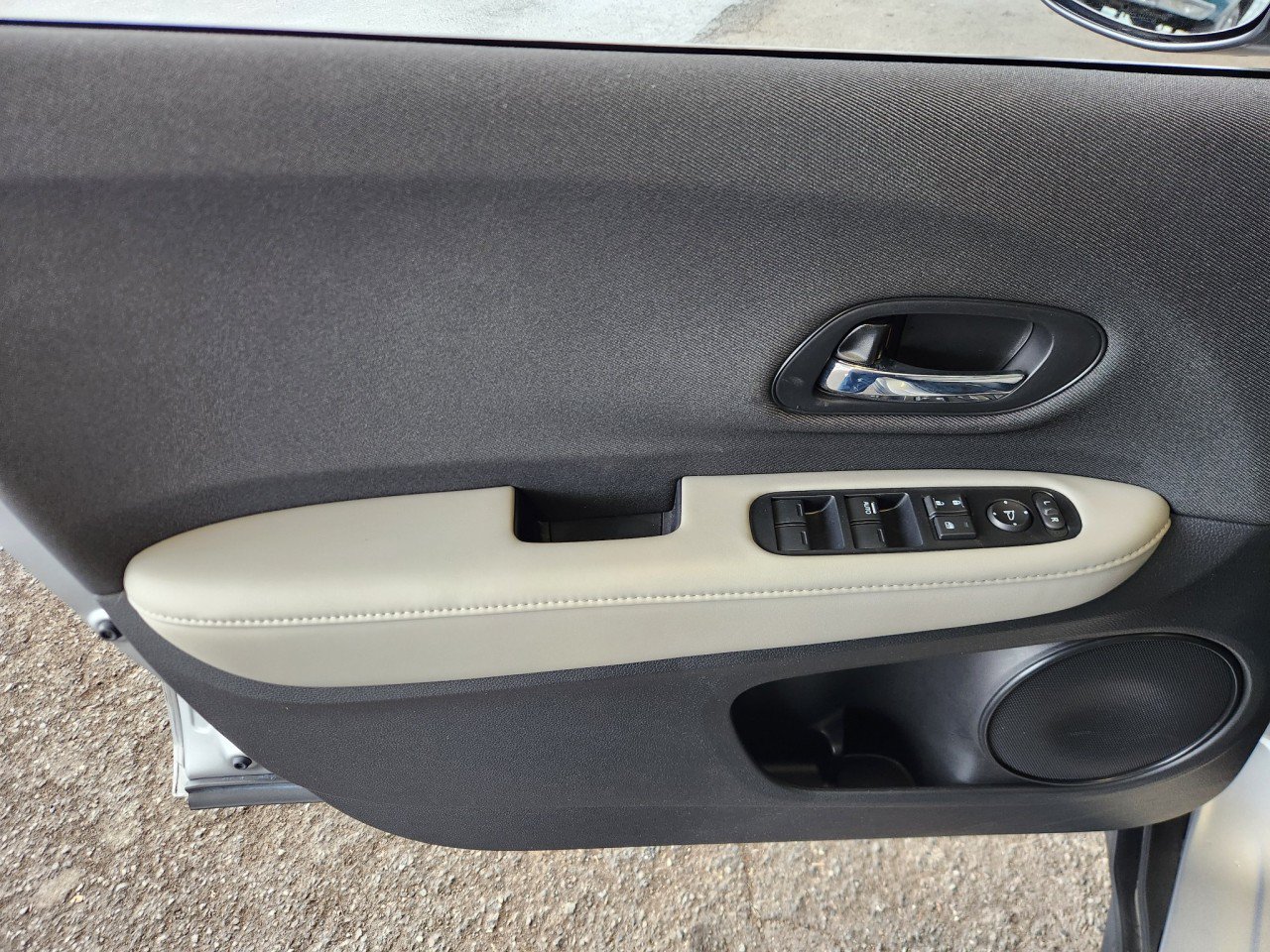Used 2021 Honda HR-V LX image 11