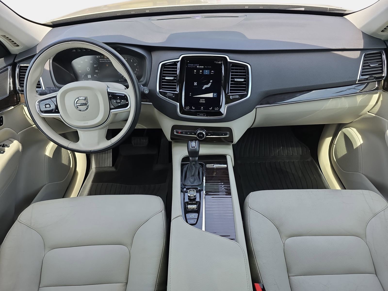 Used 2018 Volvo XC90 T6 Momentum w/ Convenience Package AWD/4WD image 9