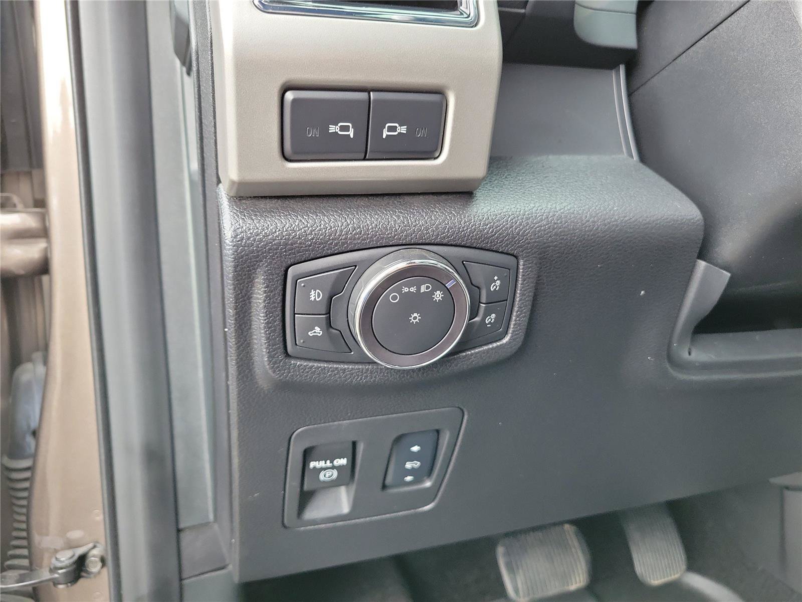 Used 2018 Ford F150 Lariat w/ Equipment Group 502A Luxury AWD/4WD image 21