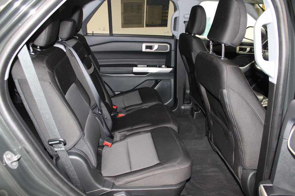 Used 2023 Ford Explorer XLT image 32