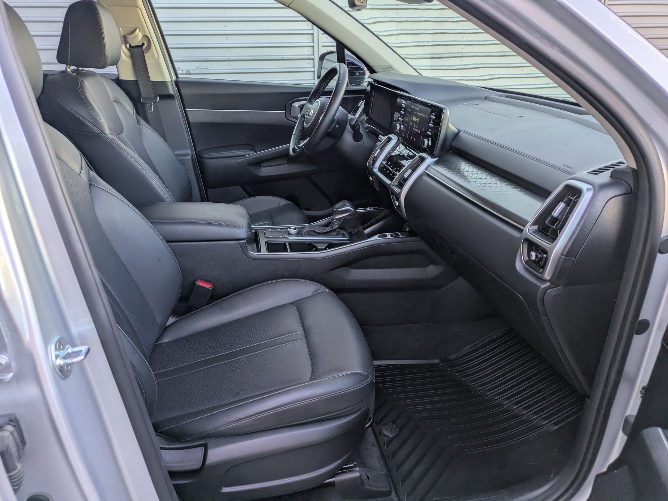 Used 2021 Kia Sorento S image 31