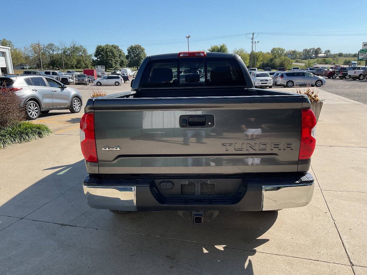 Used 2019 Toyota Tundra SR5 AWD/4WD image 8