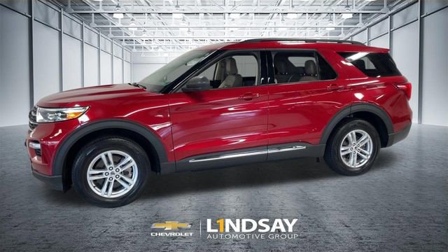 Used 2022 Ford Explorer XLT w/ Equipment Group 202A image 6
