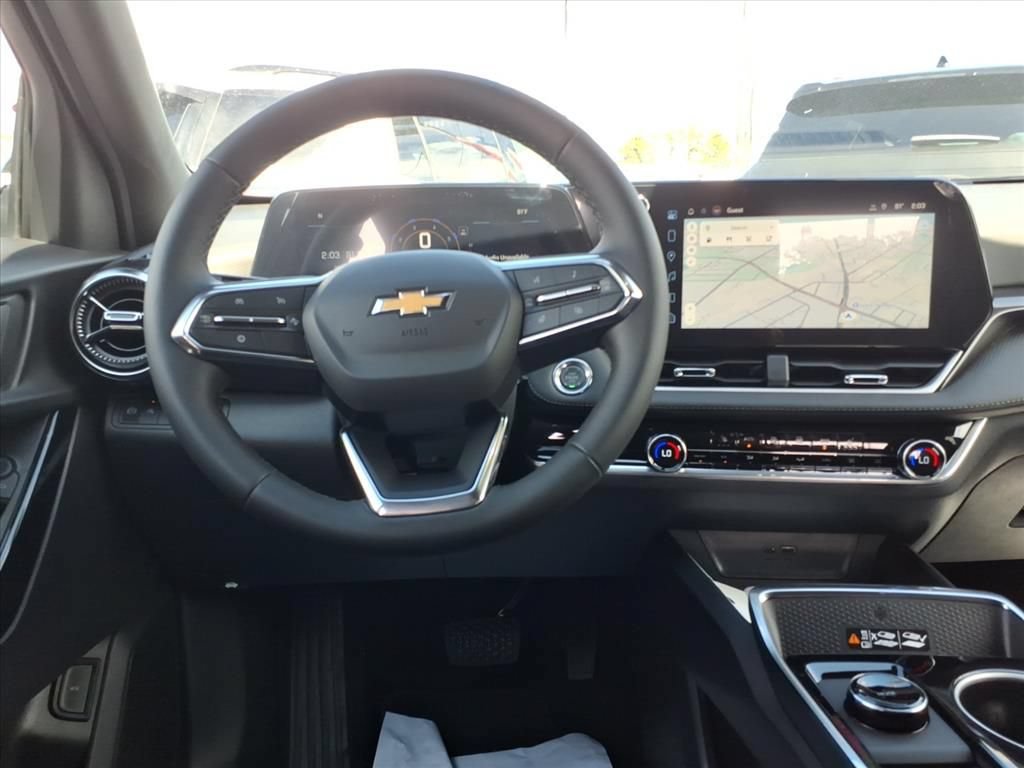 New 2027 Chevrolet Equinox LT w/ Convenience Package II FWD image 13