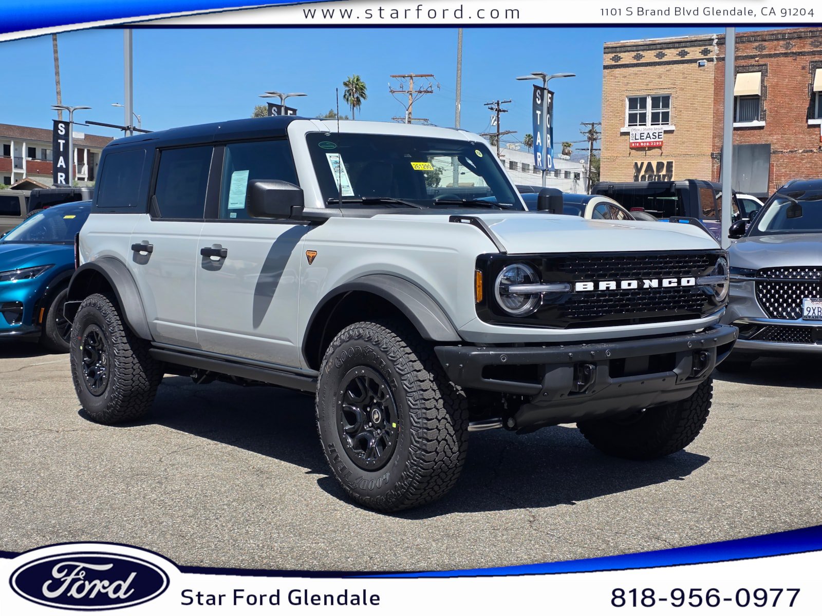 New 2026 Ford Bronco Badlands w/ Wildtrak Package AWD/4WD image 1