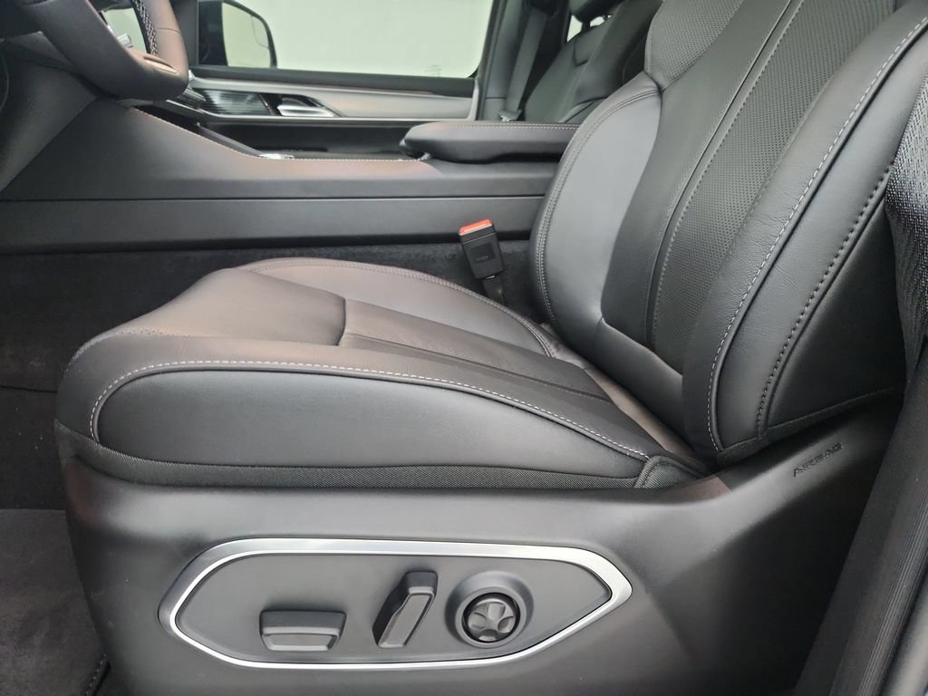 New 2026 Jeep Grand Wagoneer L Limited AWD/4WD image 20