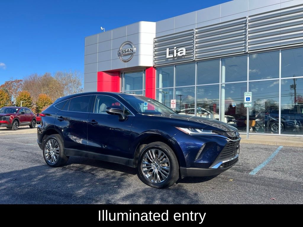 Used 2023 Toyota Venza Limited image 16