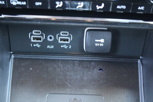Used 2023 Jeep Grand Cherokee L Laredo AWD/4WD image 34