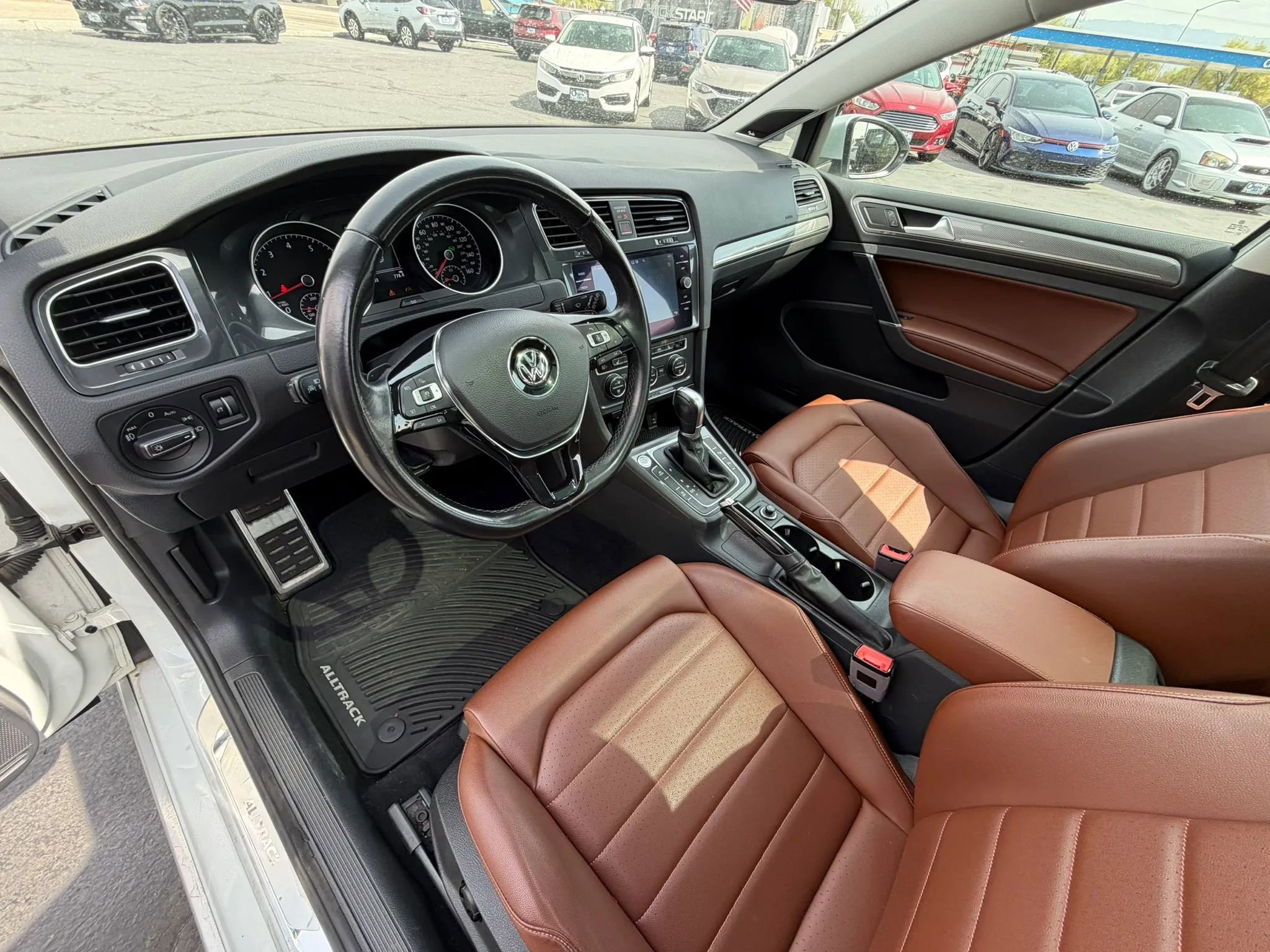 Used 2018 Volkswagen Golf Alltrack SEL image 10