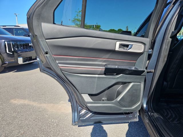 Used 2024 Ford Explorer ST-Line w/ Class IV Trailer Tow Package RWD image 13