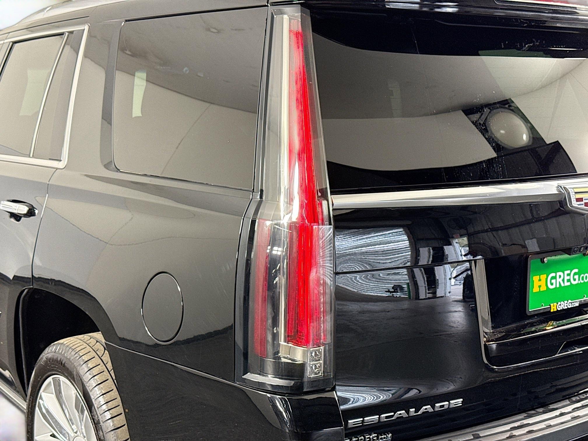 Used 2020 Cadillac Escalade Platinum image 35