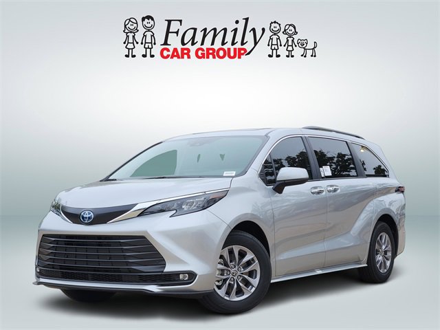 New 2025 Toyota Sienna XLE