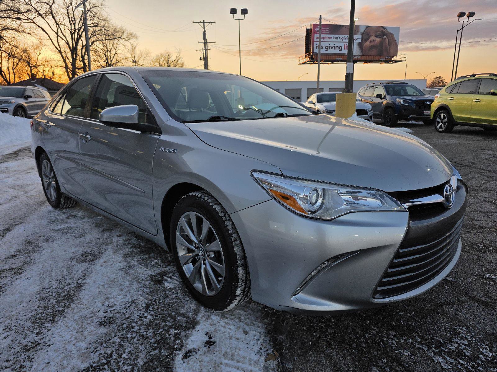 Used 2017 Toyota Camry XLE image 3