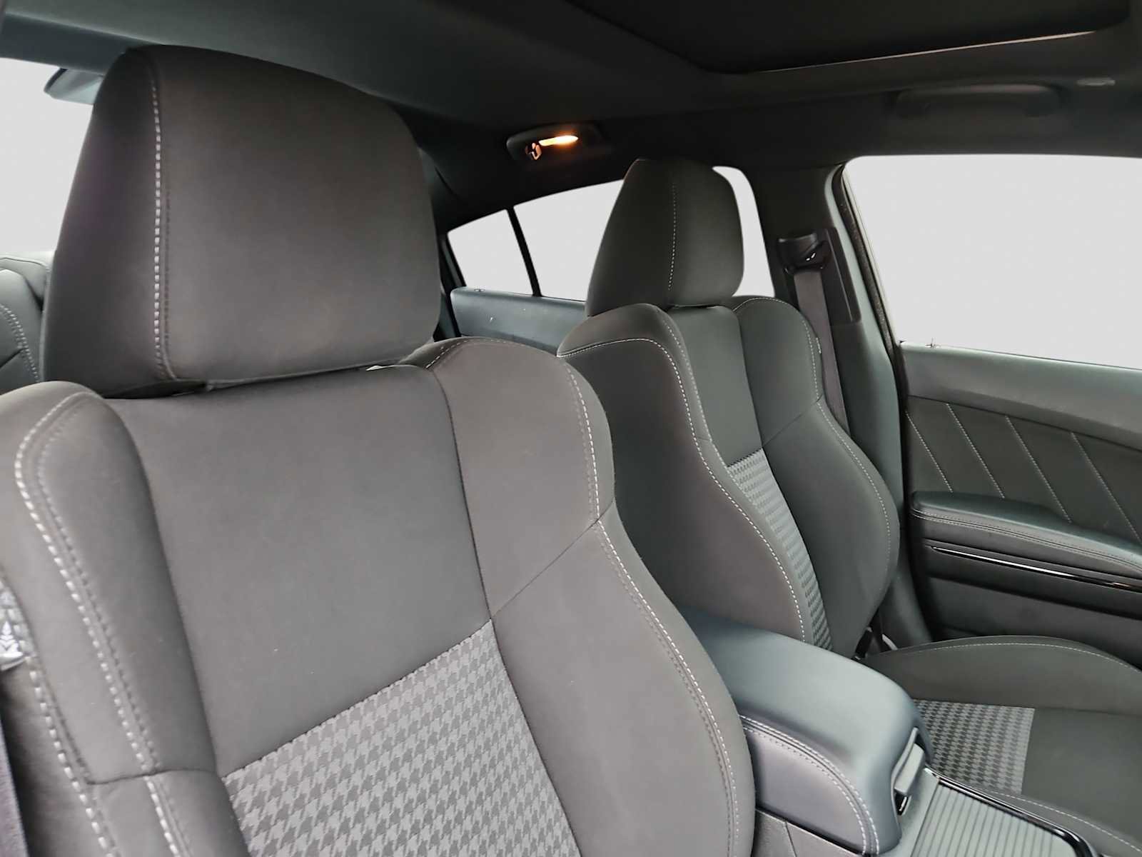 Used 2023 Dodge Charger R/T w/ Blacktop Package image 18