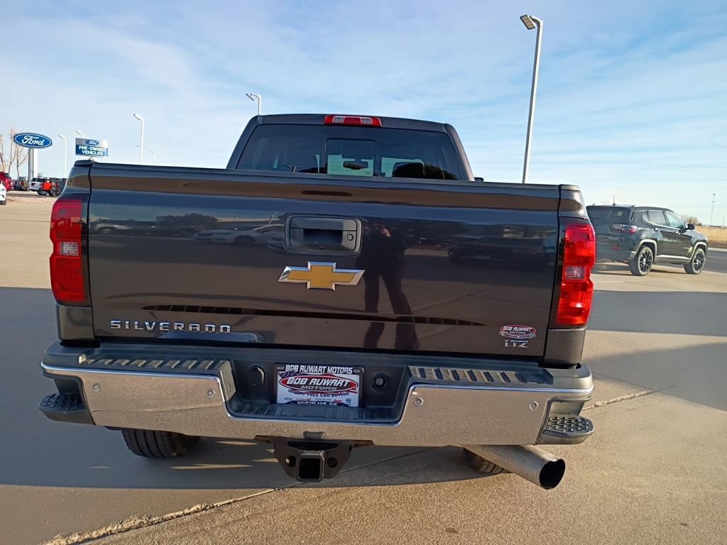 Used 2016 Chevrolet Silverado 3500 LTZ image 4