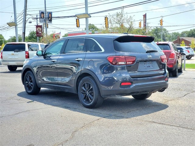 Used 2019 Kia Sorento LX image 3
