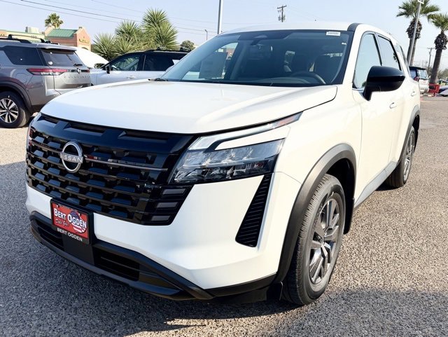 New 2026 Nissan Pathfinder S image 3