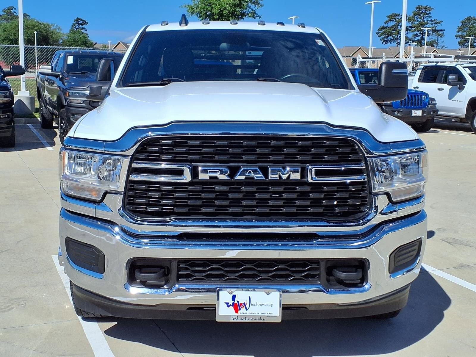 Used 2024 RAM 3500 SLT w/ Quick Order Package 2YG SLT AWD/4WD image 4